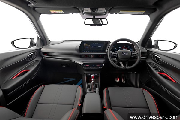 కొత్త Hyundai i20 N-Line మరియు స్టాండర్డ్ i20 మోడళ్ల మధ్య తేడా ఏంటి?