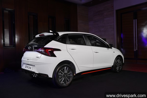 కొత్త Hyundai i20 N-Line మరియు స్టాండర్డ్ i20 మోడళ్ల మధ్య తేడా ఏంటి?