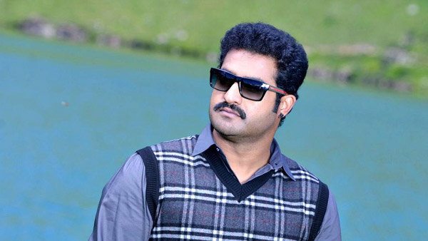 భారతదేశపు మొట్టమొదటి లంబోర్ఘిని ఉరస్ గ్రాఫైట్ కొన్న Jr NTR