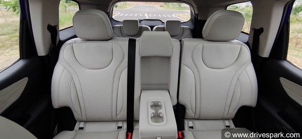 XUV700 ఉత్పత్తి ప్రారంభించిన Mahindra; ఫస్ట్ యూనిట్ ఫోటోలు