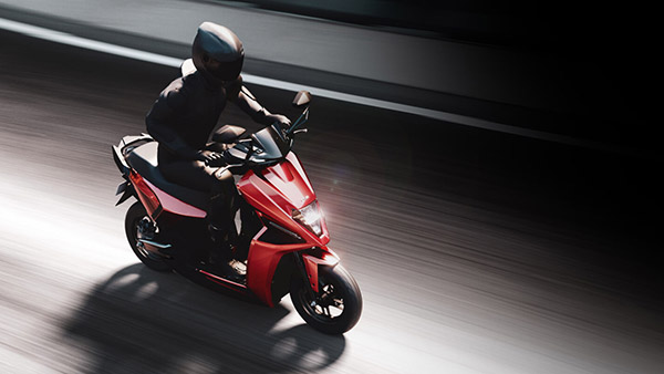 Simple One Electric Scooter క్రేజ్ మామూలుగా లేదు; అప్పుడే 30,000 దాటిన బుకింగ్స్
