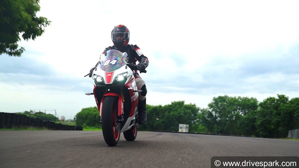 బైక్ రేసింగ్లో రారాజు.. '2021 Apache RR310' రివ్యూ; పర్ఫామెన్స్ అదుర్స్