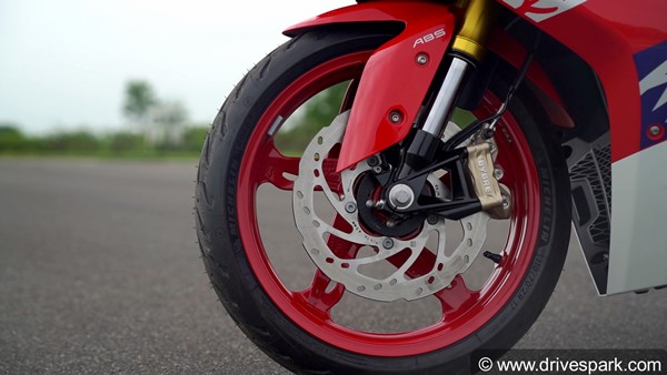బైక్ రేసింగ్లో రారాజు.. '2021 Apache RR310' రివ్యూ; పర్ఫామెన్స్ అదుర్స్