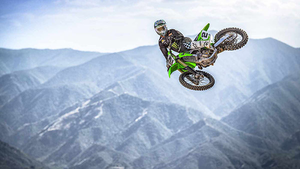 Kawasaki అడ్వెంచర్ ఆఫ్-రోడ్ బైక్స్ KX250 మరియు KX450 విడుదల