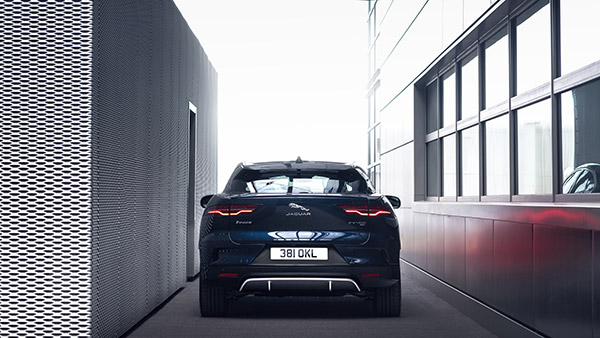 I-Pace Black బుకింగ్స్ ప్రారంభించిన Jaguar: వివరాలు