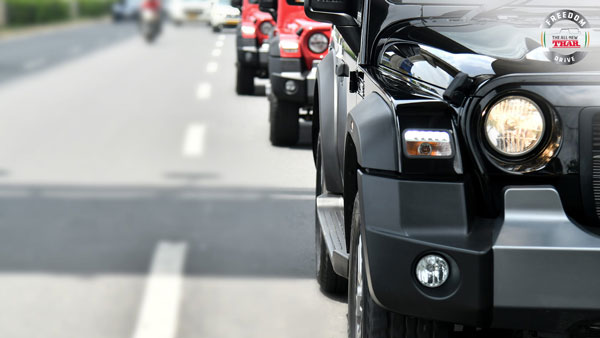 Force Gurkha వర్సెస్ Mahindra Thar: రెండింటిలో ఏది మేలంటారు?
