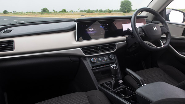 Mahindra XUV700 MX బేస్ వేరియంట్ ధర మరియు ఫీచర్లు..