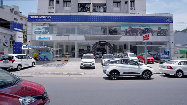 Tata Motors కొత్త రికార్డ్; ఒకే రోజు 70 షోరూమ్ల ప్రారంభం