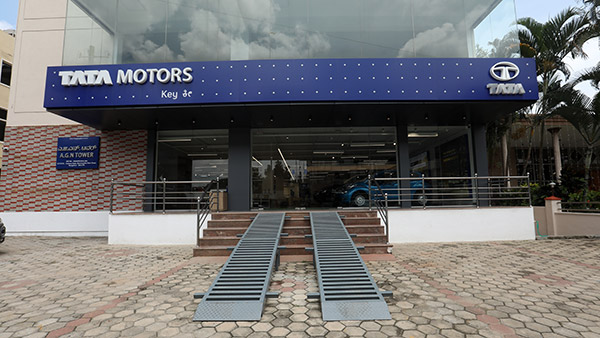 Tata Motors కొత్త రికార్డ్; ఒకే రోజు 70 షోరూమ్ల ప్రారంభం