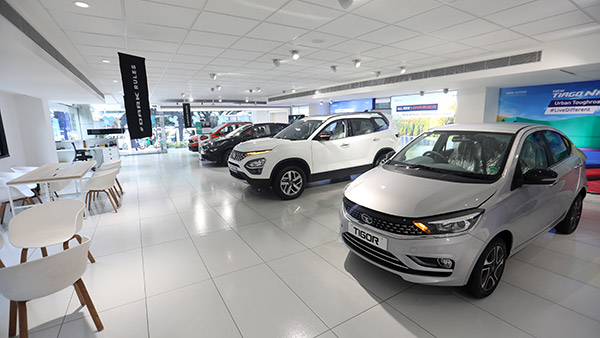 Tata Motors కొత్త రికార్డ్; ఒకే రోజు 70 షోరూమ్ల ప్రారంభం