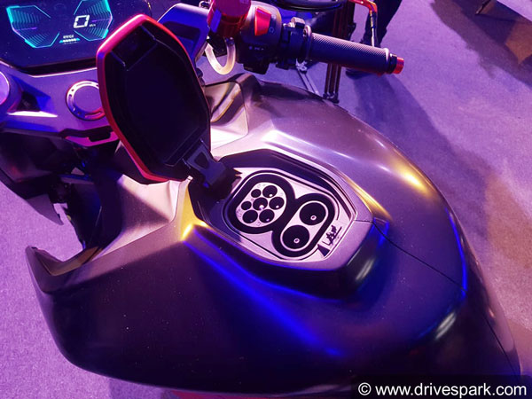 రయ్ని దూసుకుంటూ వస్తున్న Ultraviolette F77.. ఇండియా లాంచ్ ఎప్పుండంటే..
