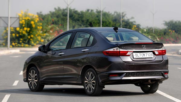 Honda కార్లపై అద్భుతమైన ఆఫర్స్.. ఏ వేరియంట్పై ఎంతో ఇప్పుడే చూడండి
