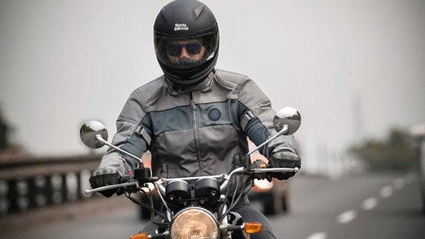 Royal Enfield రైడింగ్ జాకెట్ కొనాలంటే.. ఇలా చేయండి