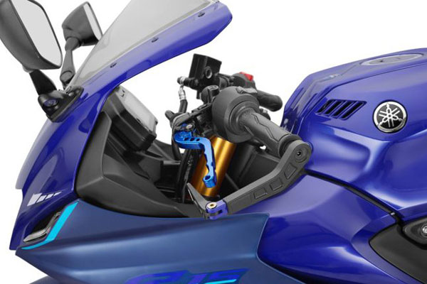 కొత్త 2021 Yamaha R15 స్పోర్ట్స్ బైక్స్ కోసం అఫీషియల్ యాక్ససరీస్; ప్రారంభ ధర రూ.190