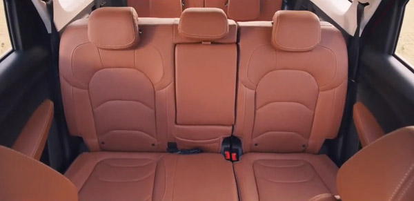 MG Hector Plus ఎస్యూవీలో రెండు వేరియంట్లు డిస్కంటిన్యూ!