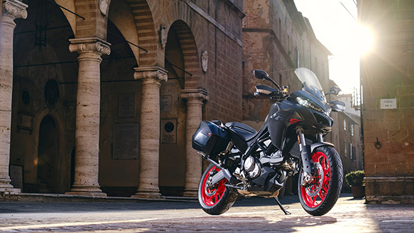 లేటెస్ట్ ఫీచర్స్తో ఆవిష్కరించబడిన కొత్త Ducati Multistrada V2 బైక్; భారత్కు రానుందా..!!