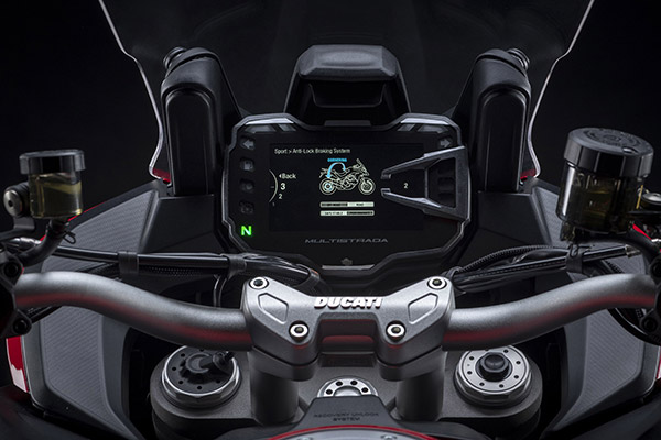 లేటెస్ట్ ఫీచర్స్తో ఆవిష్కరించబడిన కొత్త Ducati Multistrada V2 బైక్; భారత్కు రానుందా..!!