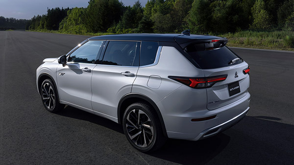Mitsubishi Outlander PHEV ఇప్పుడు మరింత సూపర్ లుక్.. ఫీచర్స్ అదుర్స్