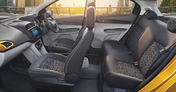 Tata Tiago హ్యాచ్బ్యాక్లో మిస్ అయిన టాప్ ఫీచర్లు.. ఇవి కూడా ఉంటే బాగుండేది..!