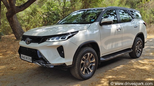 Toyota Fortuner Legender 4x4 విడుదల: ధర, ఫీచర్లు, వివరాలు