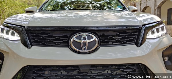 Toyota Fortuner Legender 4x4 విడుదల: ధర, ఫీచర్లు, వివరాలు