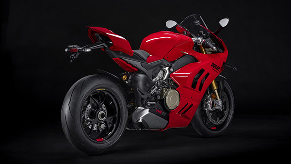 సరికొత్త అప్డేట్స్తో వచ్చిన కొత్త 2022 Ducati Panigale V4 సూపర్బైక్
