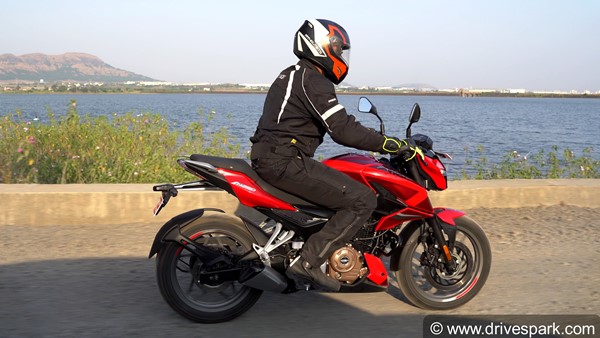 సరికొత్త Bajaj Pulsar N250 రివ్యూ.. ఫీచర్స్, పర్ఫామెన్స్ & పూర్తి వివరాలు