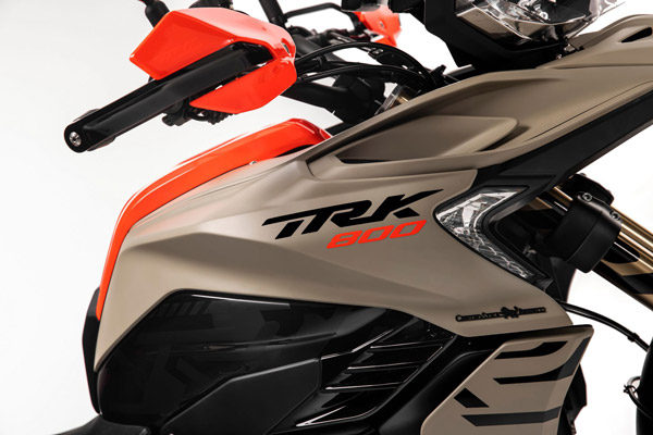 సరికొత్త Benelli TRK 800 అడ్వెంచర్ బైక్ ఆవిష్కరణ; త్వరలోనే విడుదల