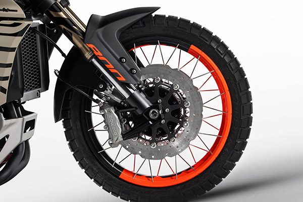 సరికొత్త Benelli TRK 800 అడ్వెంచర్ బైక్ ఆవిష్కరణ; త్వరలోనే విడుదల