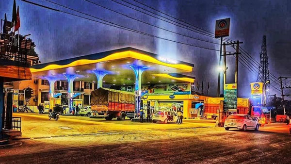 భారత్లో రానున్న 5 సంవత్సరాలలో 7,000 చార్జింగ్ స్టేషన్స్: భారత్ పెట్రోలియం