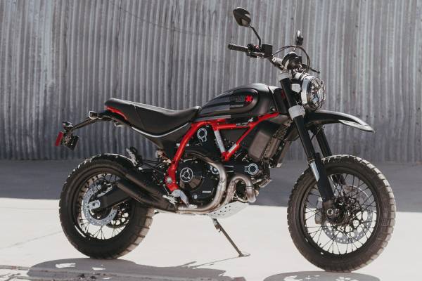 భారత్లో విడుదలైన 'Ducati Scrambler Desert Sled Fasthouse' బైక్: ధర రూ. 10.99 లక్షలు