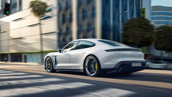 భారత్లో విడుదలైన కొత్త Porsche Taycan : ధర రూ. 1.50 కోట్లు