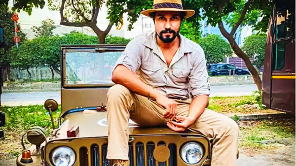 అరుదైన Willys Jeep కొనుగోలు చేసిన రణదీప్ హూడా: ఇది నిజంగానే అరుదైన కారు.. మీరు చూసారా..!!