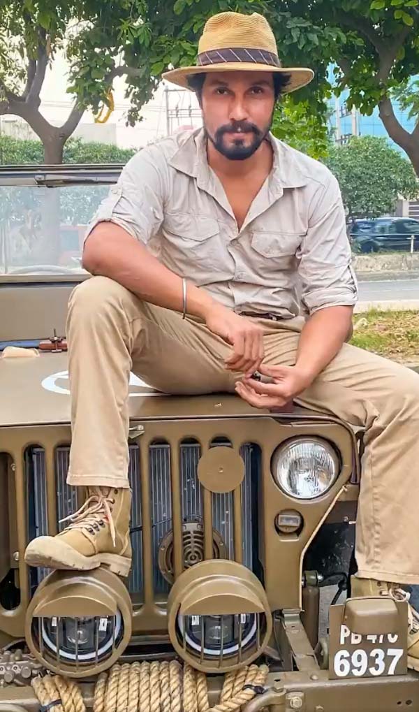 అరుదైన Willys Jeep కొనుగోలు చేసిన రణదీప్ హూడా: ఇది నిజంగానే అరుదైన కారు.. మీరు చూసారా..!!