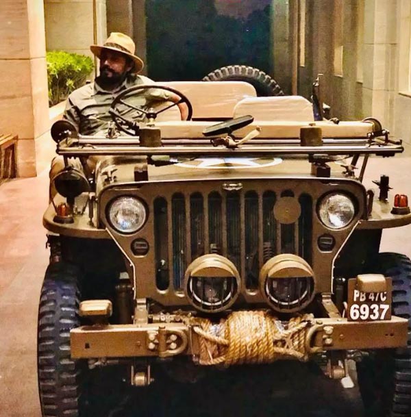 అరుదైన Willys Jeep కొనుగోలు చేసిన రణదీప్ హూడా: ఇది నిజంగానే అరుదైన కారు.. మీరు చూసారా..!!