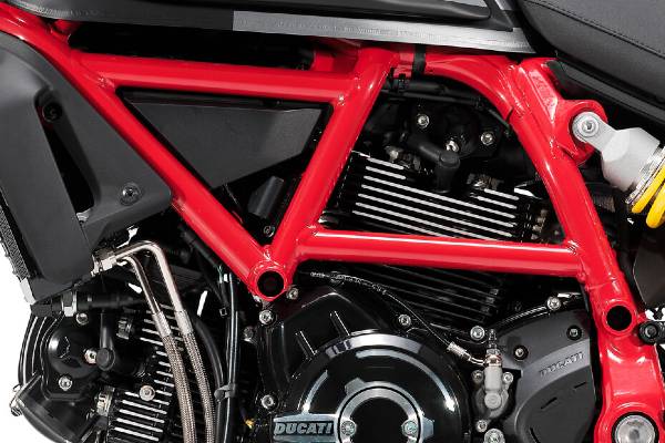 భారత్లో విడుదలైన 'Ducati Scrambler Desert Sled Fasthouse' బైక్: ధర రూ. 10.99 లక్షలు