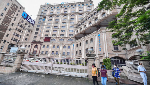 SBI లో ఖాతా ఉందా.. అయితే టూవీలర్ ఈజీగా కొనేయొచ్చు.. ఎలా అంటే?