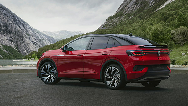 Volkswagen ID5 ఎలక్ట్రిక్ కూప్ ఎస్యూవీ ఆవిష్కరణ; పూర్తి చార్జ్ పై 520 కిలోమీటర్ల రేంజ్