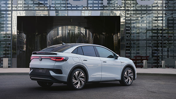 Volkswagen ID5 ఎలక్ట్రిక్ కూప్ ఎస్యూవీ ఆవిష్కరణ; పూర్తి చార్జ్ పై 520 కిలోమీటర్ల రేంజ్