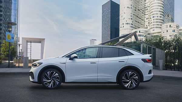Volkswagen ID5 ఎలక్ట్రిక్ కూప్ ఎస్యూవీ ఆవిష్కరణ; పూర్తి చార్జ్ పై 520 కిలోమీటర్ల రేంజ్