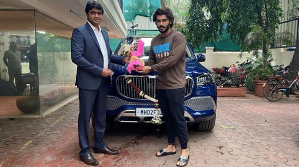 పాపులర్ సెలబ్రిటీలు ఉపయోగించే టాప్ 2 లగ్జరీ కార్లు, రామ్ చరణ్, జూనియర్ ఎన్టిఆర్ వద్ద కూడా..