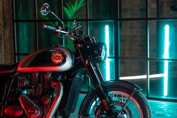 BSA Gold Star 650 క్లాసిక్ బైక్ ఆవిష్కరణ.. రాయల్ ఎన్ఫీల్డ్ మోడళ్లకు గట్టి పోటీ..