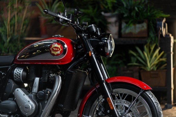 BSA Gold Star 650 క్లాసిక్ బైక్ ఆవిష్కరణ.. రాయల్ ఎన్ఫీల్డ్ మోడళ్లకు గట్టి పోటీ..