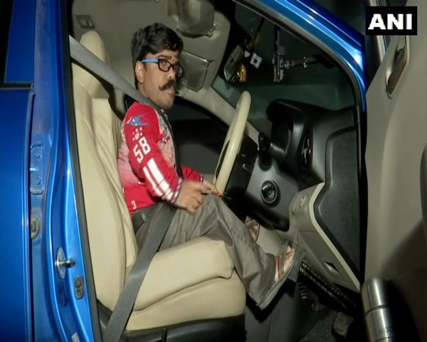 డ్రైవింగ్ లైసెన్స్ పొందిన భారతదేశపు మొదటి మరగుజ్జు మనిషి, ఇతడే