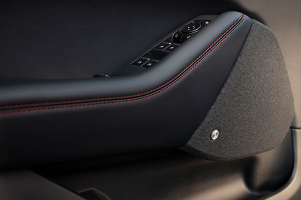 Ford Mustang Mach-e ఎలక్ట్రిక్ కారును పోలీస్ కార్గా ఉపయోగించనున్న ఎన్వైపిడి