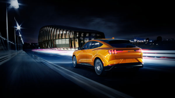 Ford Mustang Mach-e ఎలక్ట్రిక్ కారును పోలీస్ కార్గా ఉపయోగించనున్న ఎన్వైపిడి