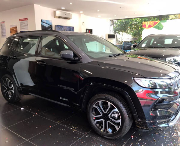Jeep బ్రాండ్ యొక్క మరో ఎస్యూవీ సొంతం చేసుకున్న హరీష్ కనరన్: పూర్తి వివరాలు