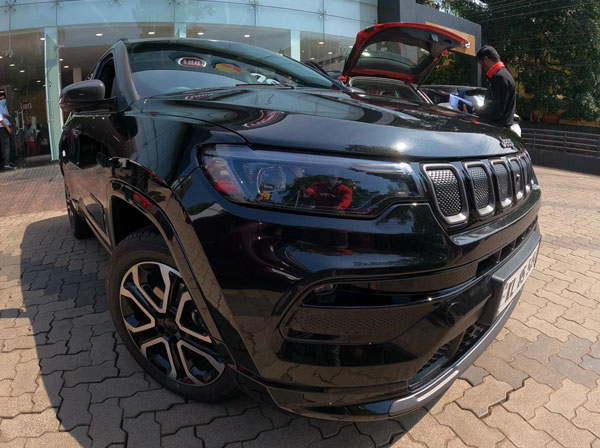 Jeep బ్రాండ్ యొక్క మరో ఎస్యూవీ సొంతం చేసుకున్న హరీష్ కనరన్: పూర్తి వివరాలు