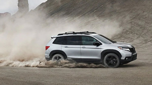కార్లలో AWD మరియు 4WD అంటే రెండూ ఒకటేనా, వీటి మధ్య ఏవైనా తేడాలు ఉన్నాయా?