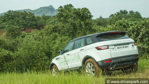 కార్లలో AWD మరియు 4WD అంటే రెండూ ఒకటేనా, వీటి మధ్య ఏవైనా తేడాలు ఉన్నాయా?